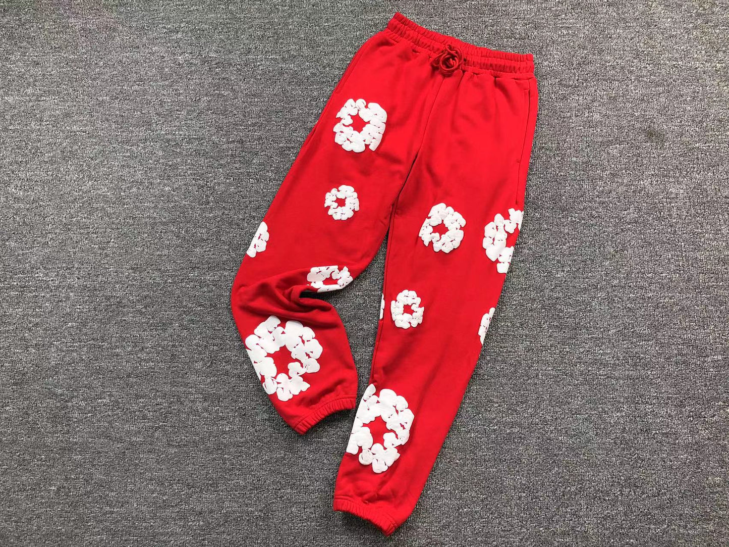 DENIM TEARS PANTS RED/WHITE